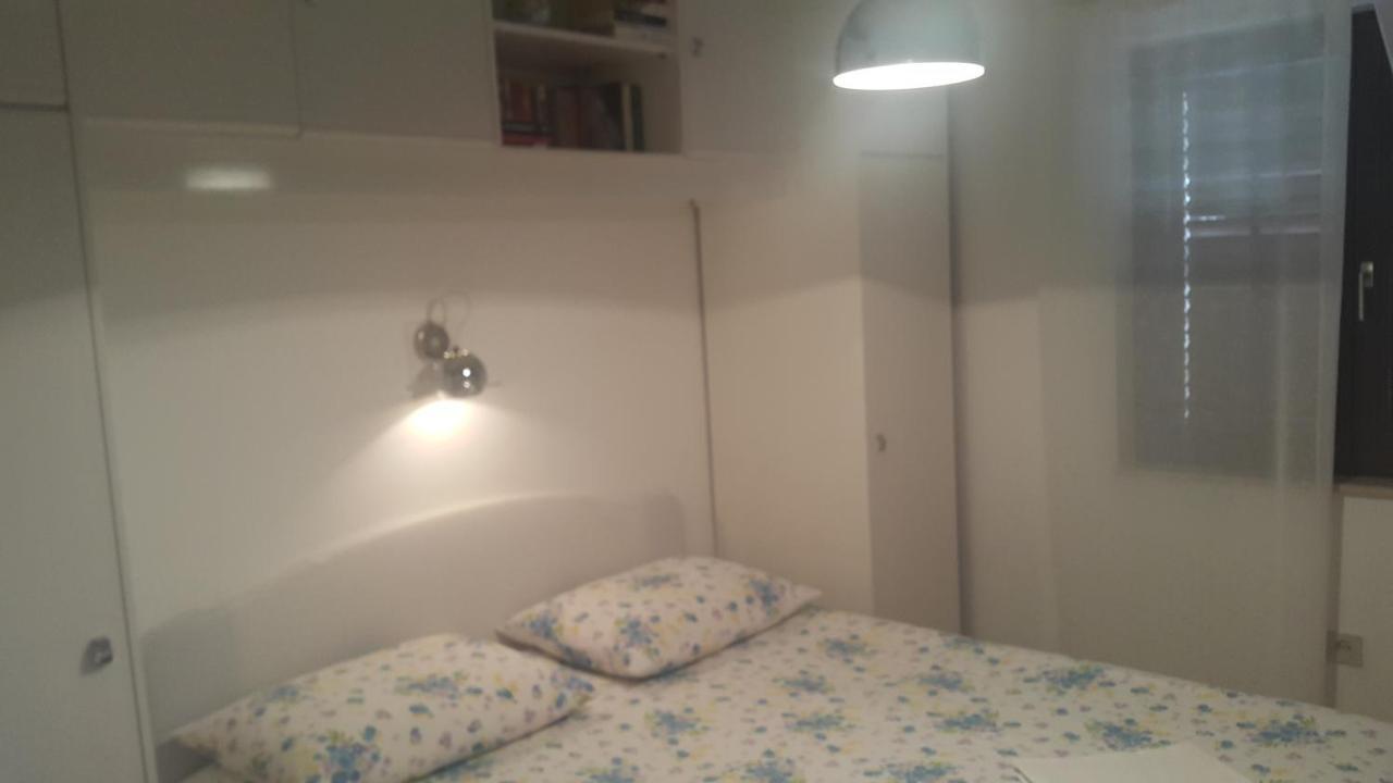 Apartmani A1 Marina, Okrug Gornji 特罗吉尔 外观 照片