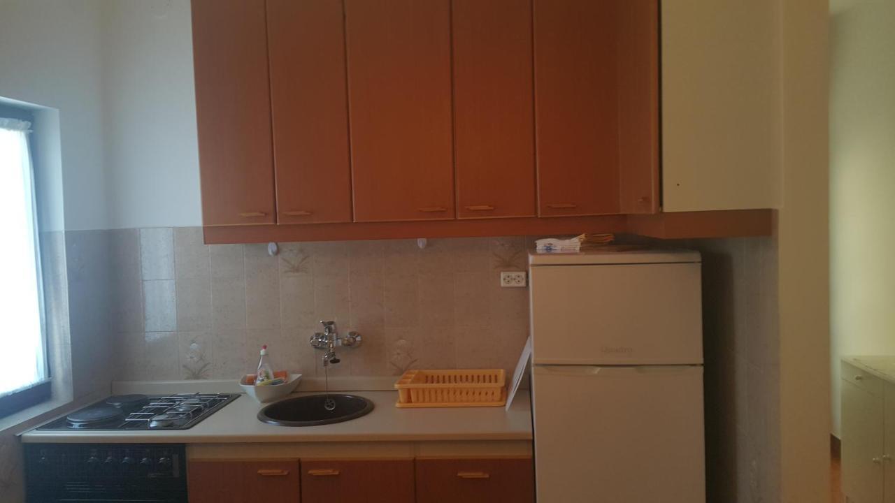 Apartmani A1 Marina, Okrug Gornji 特罗吉尔 外观 照片