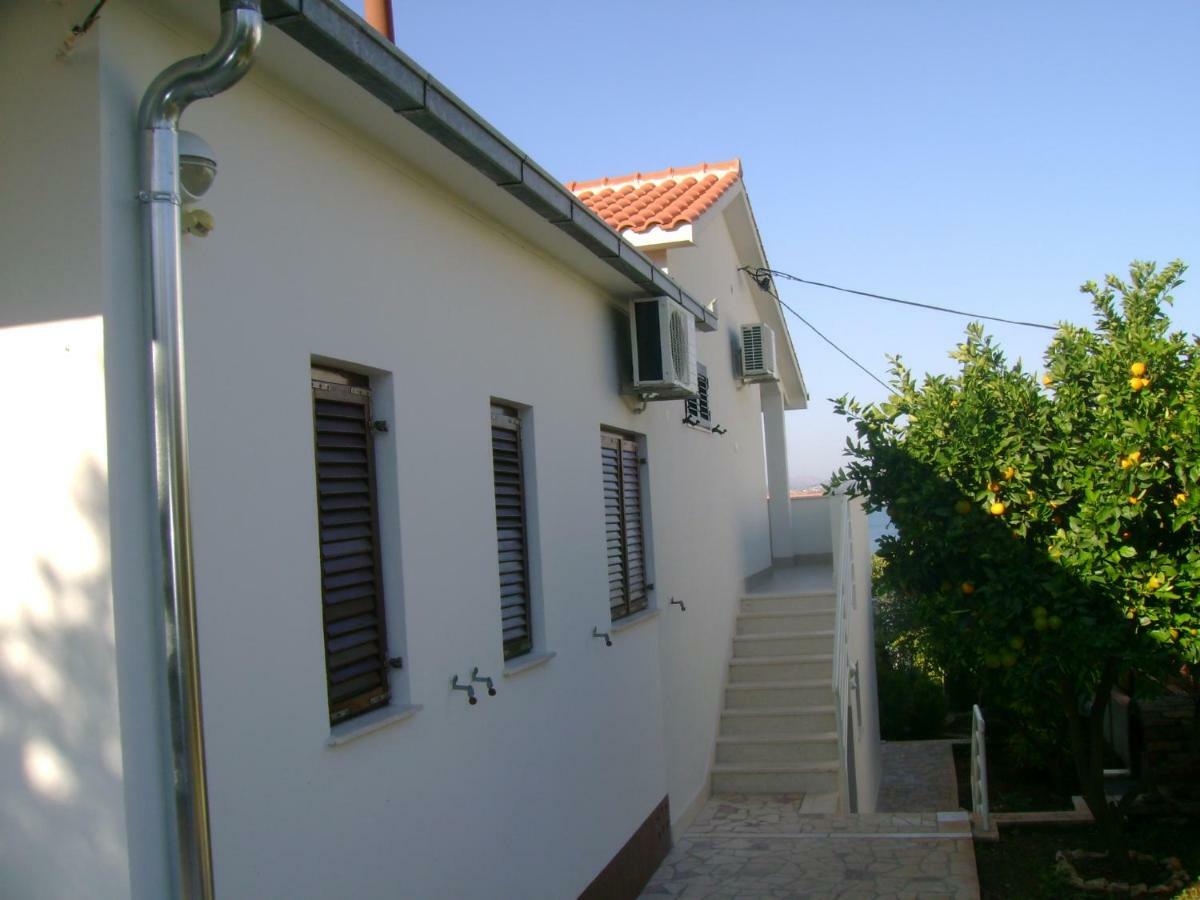 Apartmani A1 Marina, Okrug Gornji 特罗吉尔 外观 照片