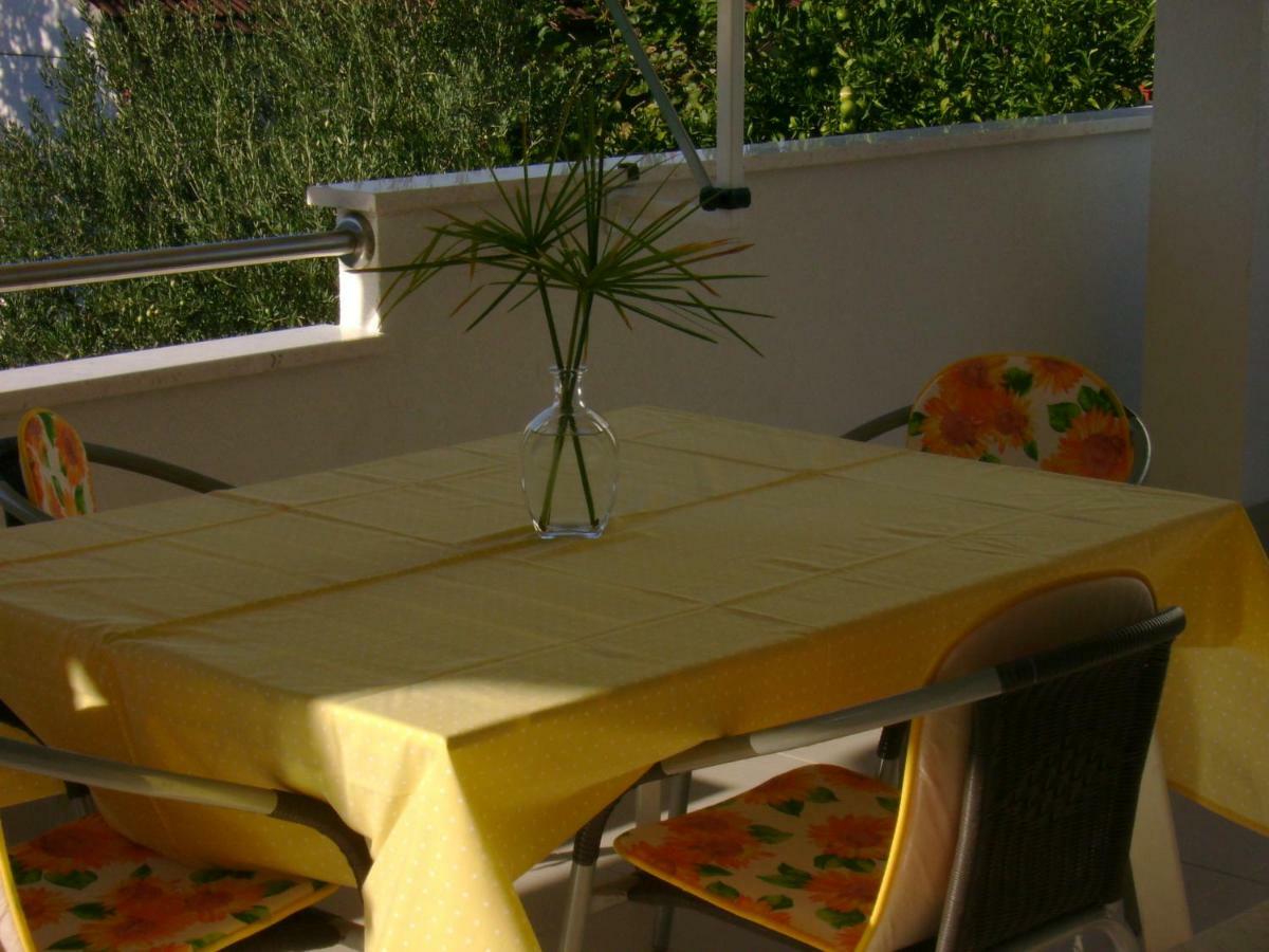 Apartmani A1 Marina, Okrug Gornji 特罗吉尔 外观 照片