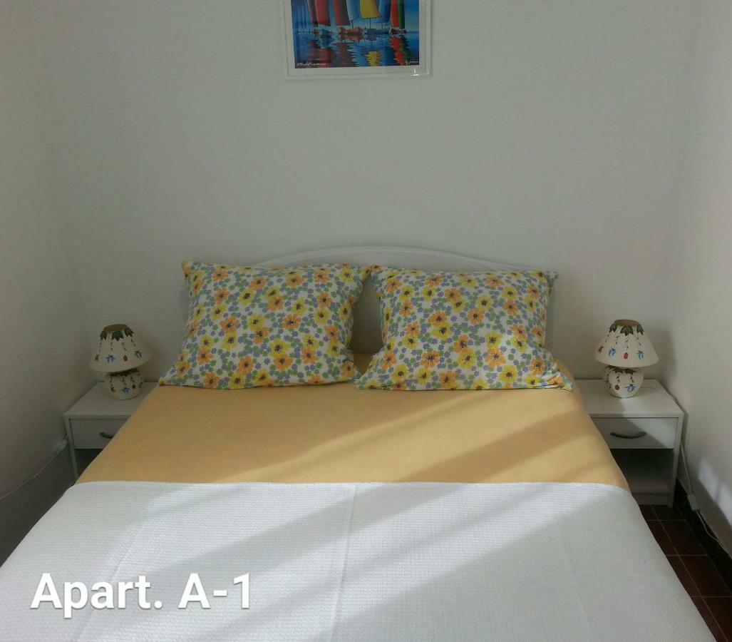 Apartmani A1 Marina, Okrug Gornji 特罗吉尔 外观 照片
