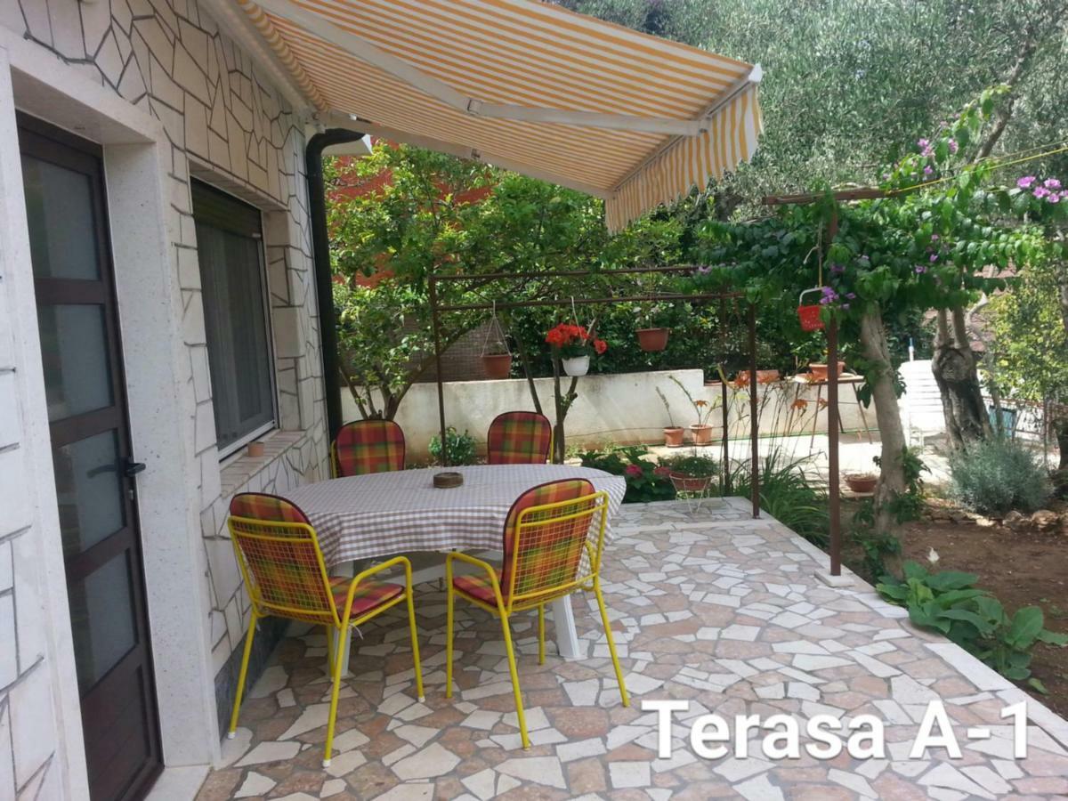 Apartmani A1 Marina, Okrug Gornji 特罗吉尔 外观 照片
