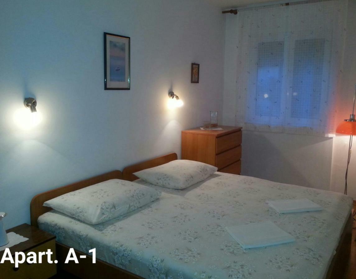 Apartmani A1 Marina, Okrug Gornji 特罗吉尔 外观 照片
